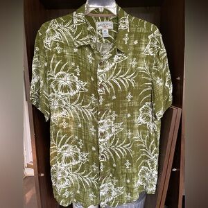 Margaritaville Floral Green and White Casual Button Down Shirt